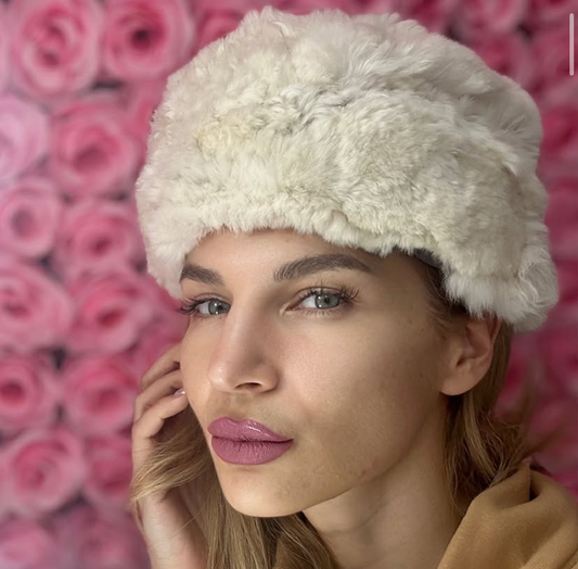 Γούνινο λευκό καπέλο