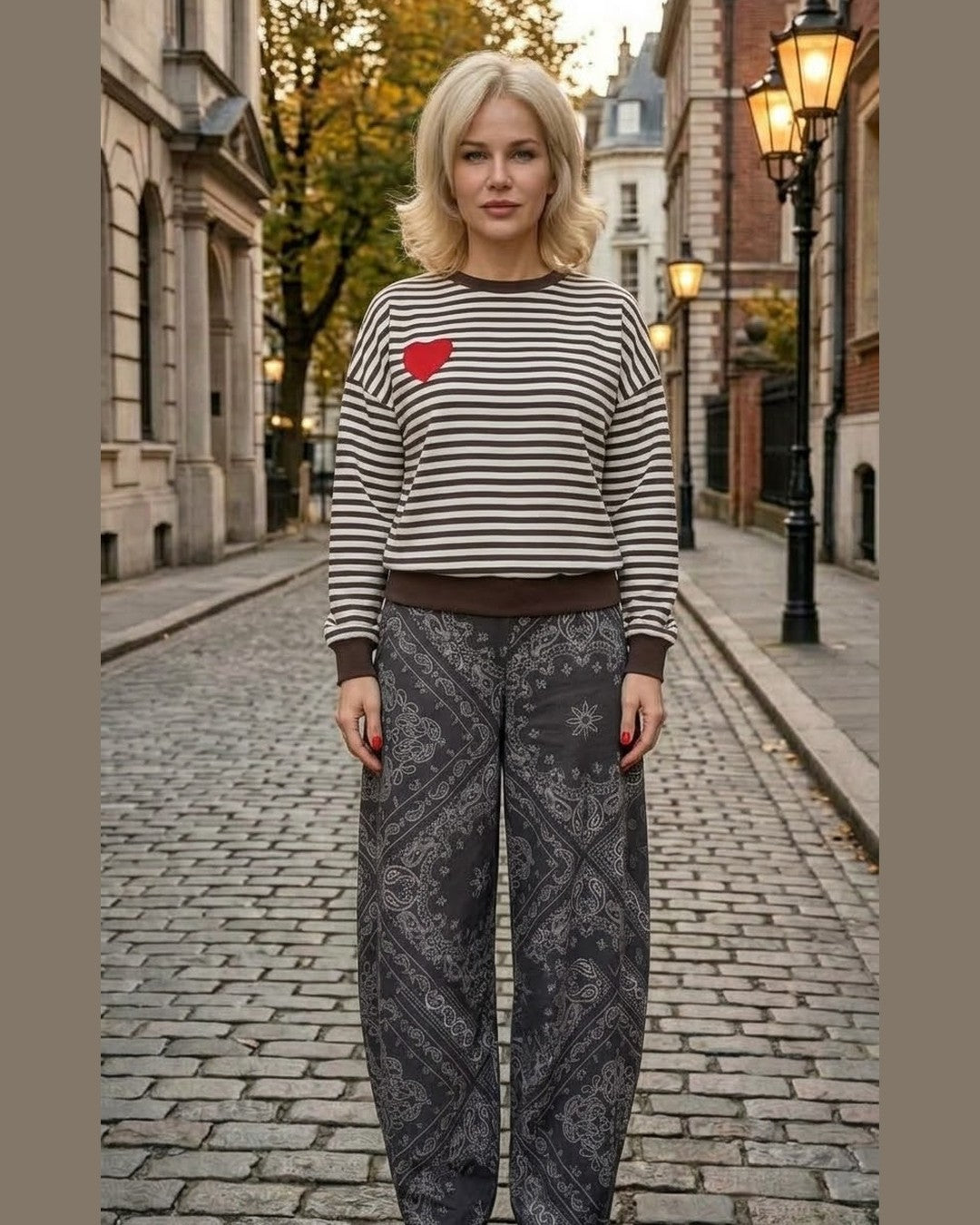 STRIPES | Heart-Detail Striped Sweatshirt