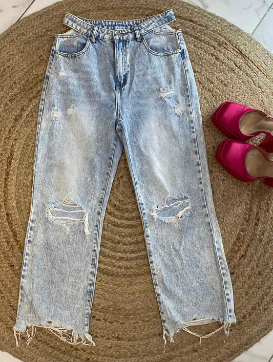 CUT OUT JEANS