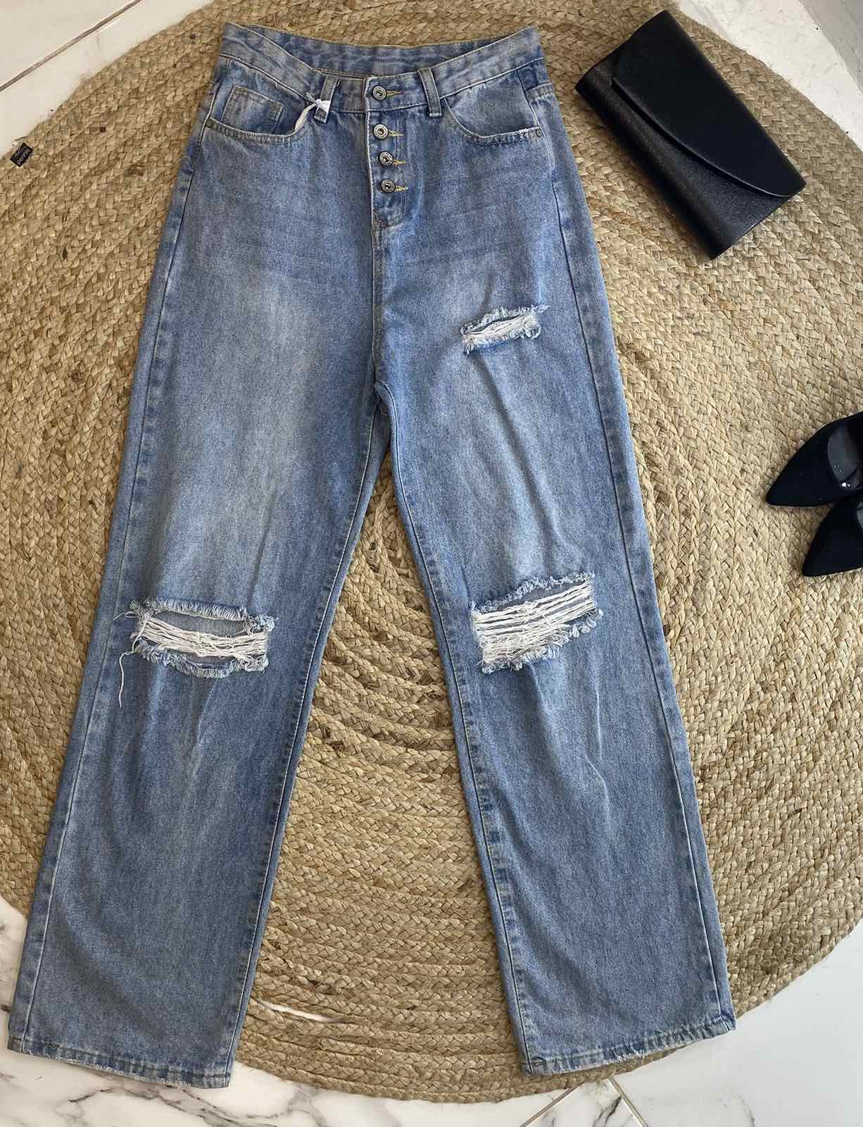 LIGHT BLUE JEANS